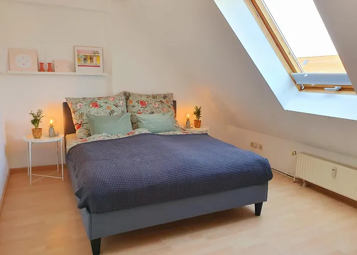Charmante Maisonnette-Dachgeschosswohnung In Zentraler Lage